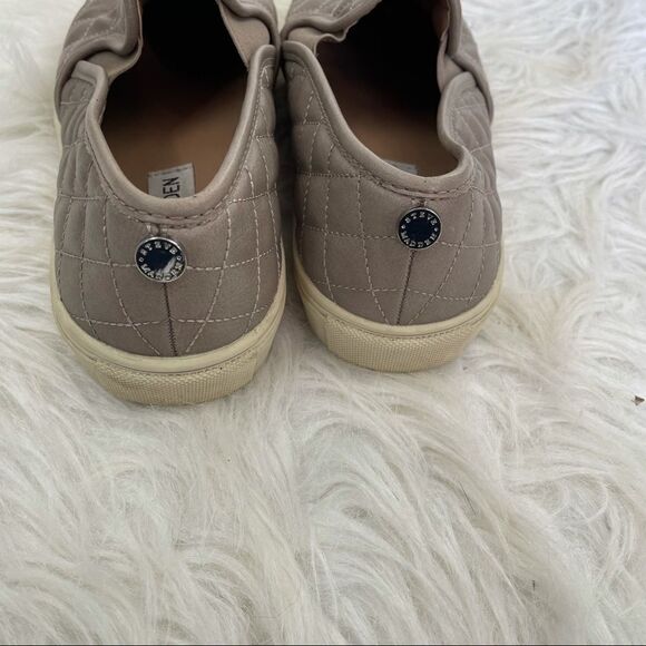 Steve Madden Ecentrcq Quilted Leather Slip-On Sneakers - Picture 8 of 10